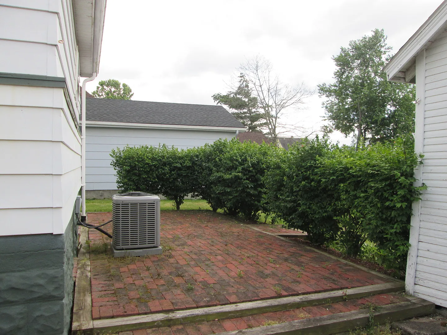 1112 Washington Ave — Photo 2