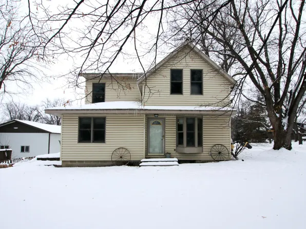 302 2nd St SE, Renville, MN 56284