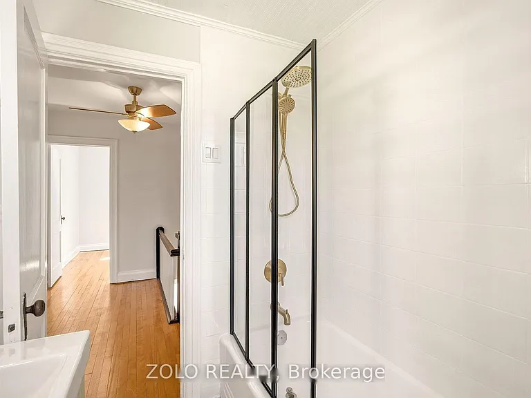 392 Piccadilly Ave N — Photo 31