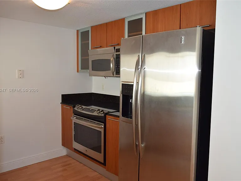1800 N Bayshore Dr #2310 — Photo 16