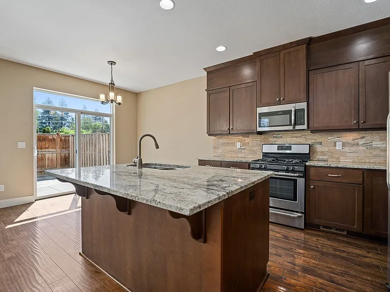 1064 SE Leonel Ln — Photo 15