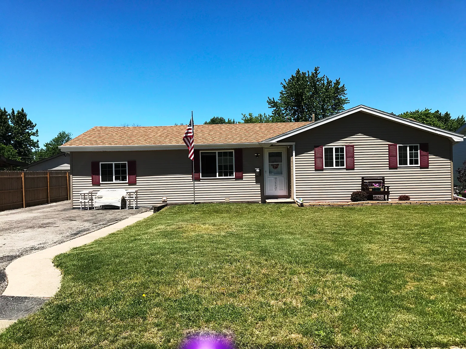 24 Duncan Dr photo 1
