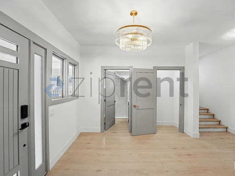 1676 W 24th St — Photo 12