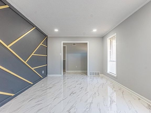 2nd image of 5325 Dare Ave