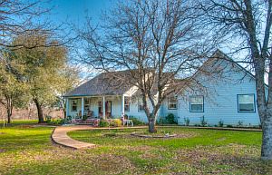 3rd image of 19220 Country Hills Dr