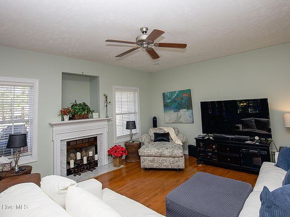 2nd image of 1150 Linden Road