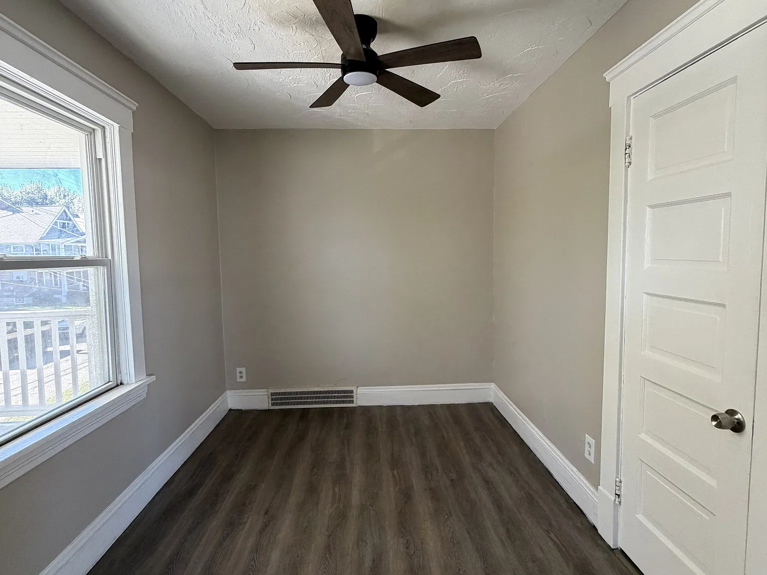 3514 Behrwald Avenue - Upsta... — Photo 3