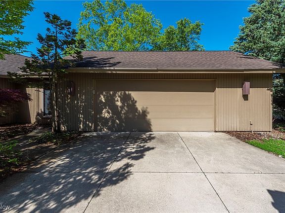 2nd image of 32715 Bridgestone Dr