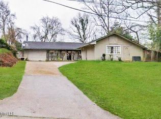 305 Bazinsky Rd, Vicksburg, MS 39180