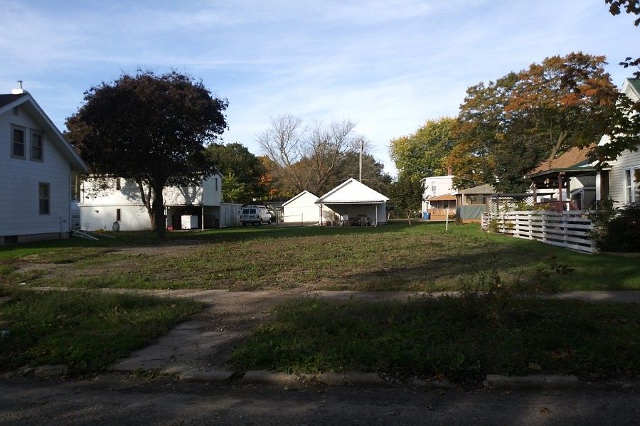 1st image of 1010 Illinois Ave