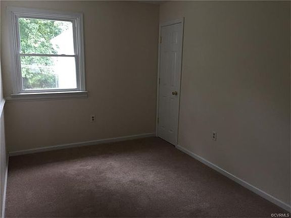 5th image of 10 N Rose Ave