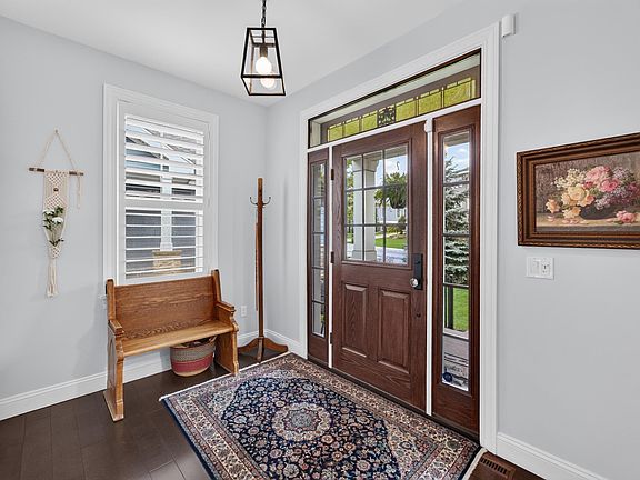 3rd image of 7237 Lily Ln