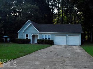 693 Greenhedge Dr, Stone Mountain, GA 30088