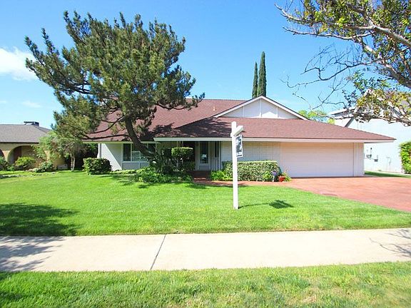 2nd image of 3763 Oleander Dr