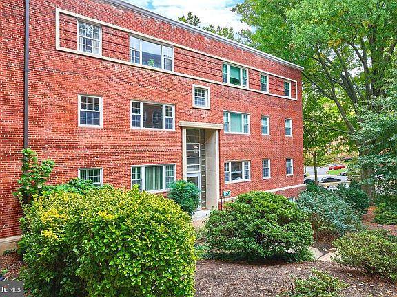 3rd image of 1322 Fort Myer Dr APT 914