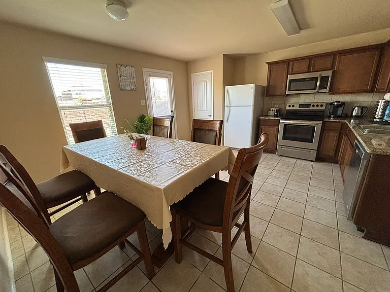 912 Platinum Dr — Photo 11