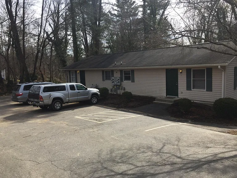453 Kenilworth Rd #C — Photo 2