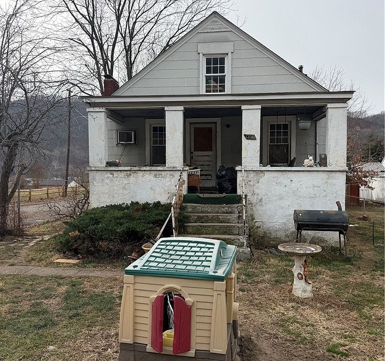 1st image of 1706 Orchard Ave