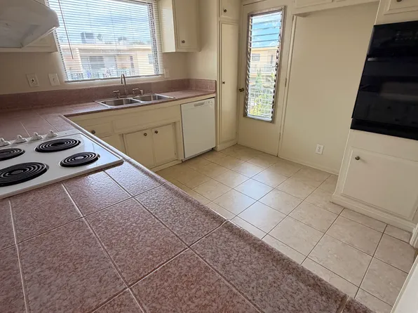 1148 W Huntington Dr #25, Arcadia, CA 91007