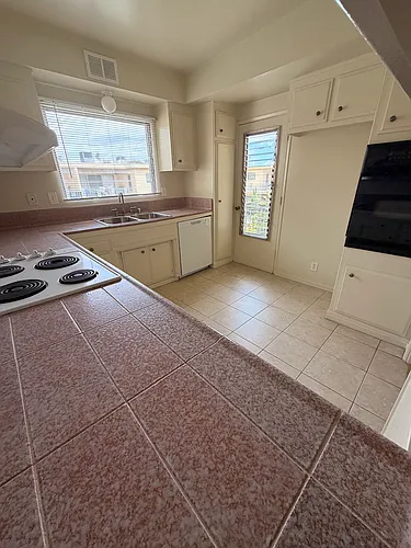 1148 W Huntington Dr #25 Photo 1