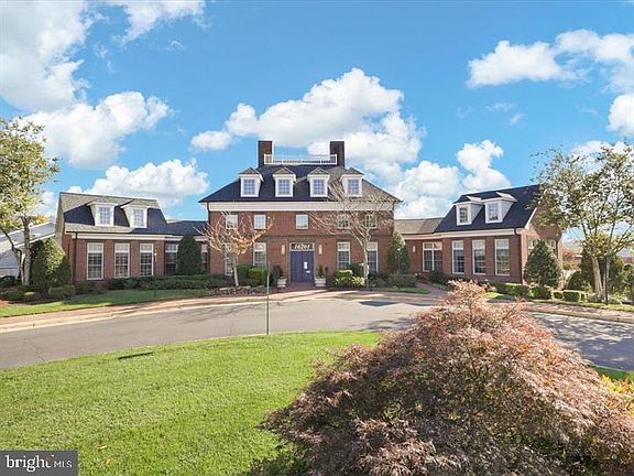 4th image of 2166 Port Potomac Ave