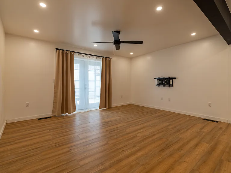 1322 Florida Rd #25 — Photo 16