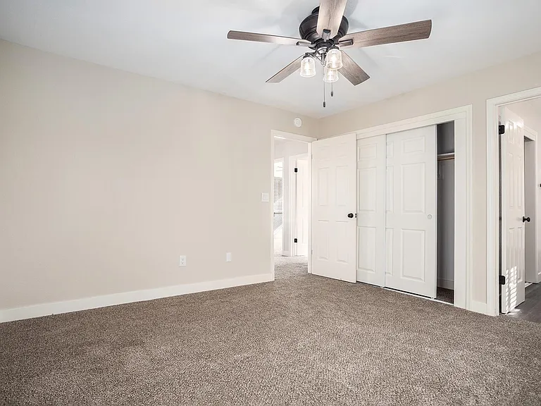 420 Beaulieu Ln — Photo 15