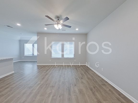 3rd image of 123 Yardley Ct