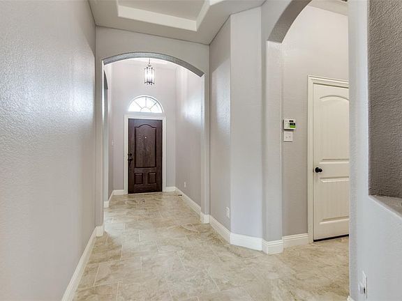 5th image of 3821 Hazelhurst Dr