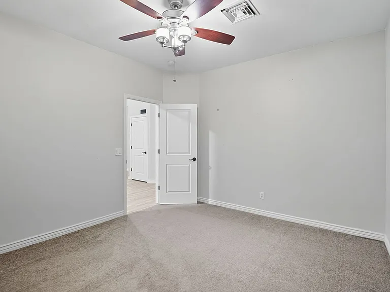 6326 N 14th Pl — Photo 23