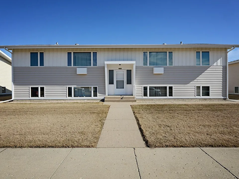 Cozy 4-Plex's Located on Minot's North Hill! 2028-2048 5th Street NW