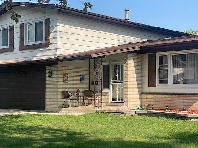 1st image of 1043 W Wisconsin St