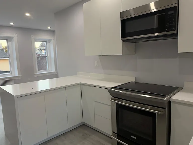 233 Clymer St #2 — Photo 10