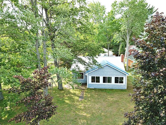 2nd image of 6613 Sunset Dr
