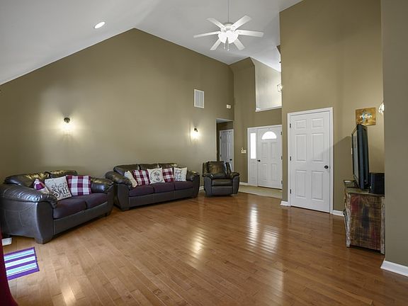 2nd image of 2706 Buccaneer Blvd