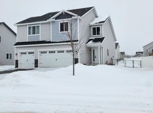 408 Bluebird Dr NW, Isanti, MN 55040