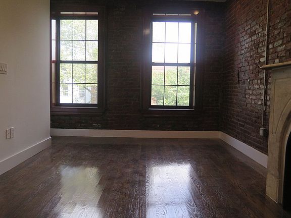 3rd image of 328 Clifton Pl APT 2