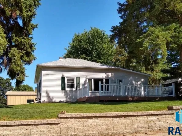 112 N Main Ave, Garretson, SD 57030