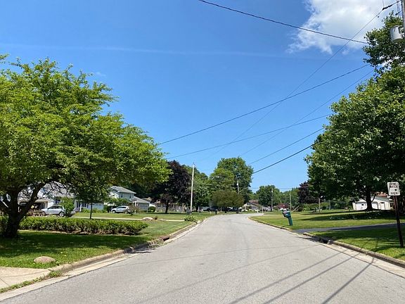 4th image of 2585 Vollmer Dr