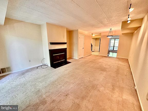 4th image of 415 Shawmont Ave APT A