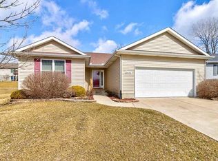 2632 Revo Rd, Davenport, IA 52806