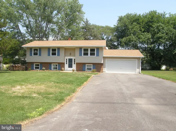 21456 Lynn Dr, Lexington Park, MD 20653