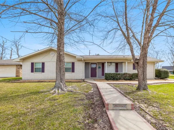 1404 Rue Des Chene, Westlake, LA 70669
