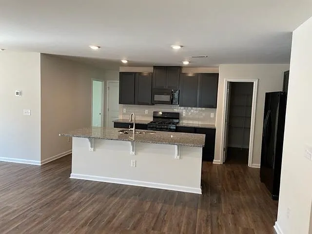 3164 Treyson Dr — Photo 2