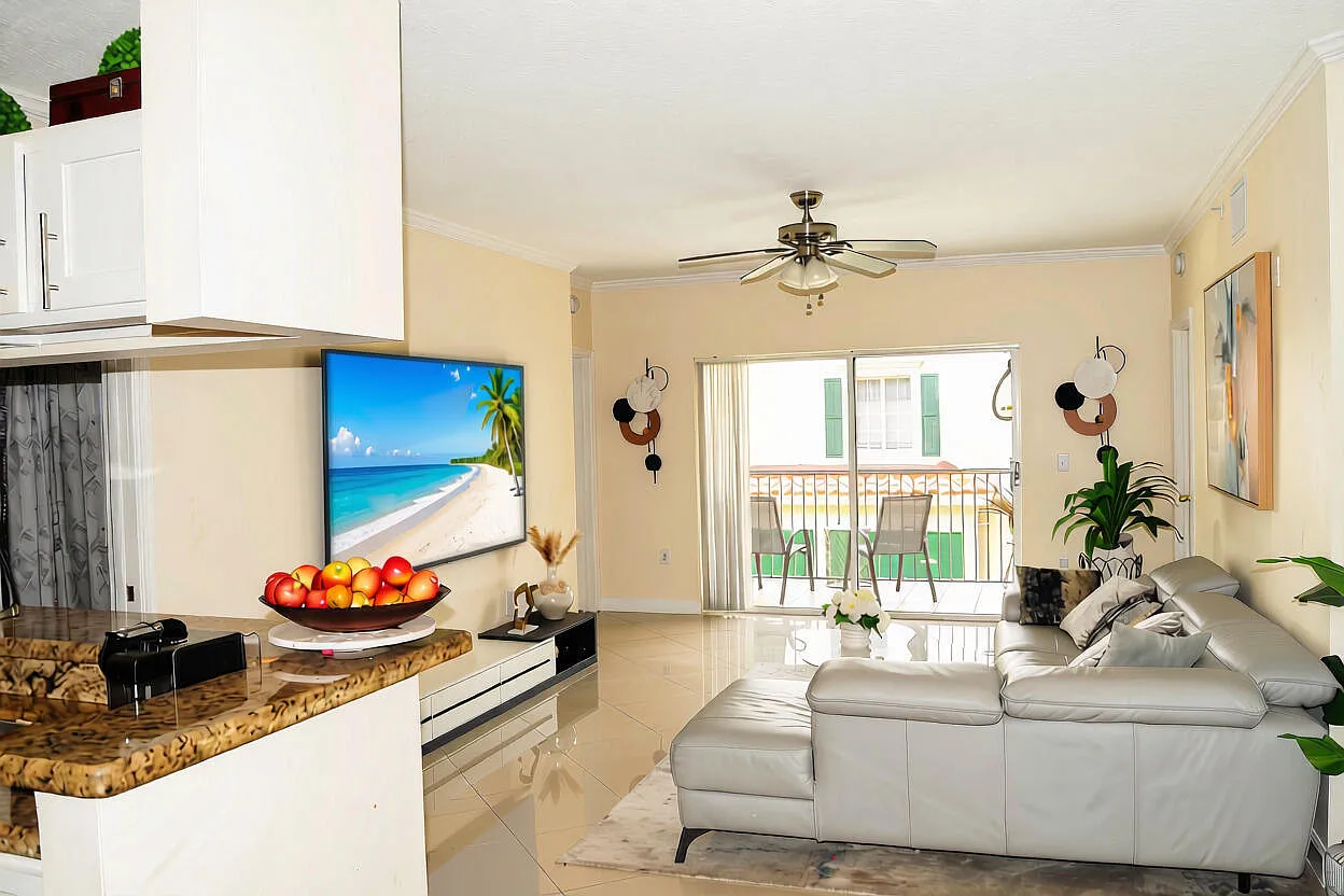 3 bed, 2.0 bath, 1255 sqft, $2,595 — Photo 1
