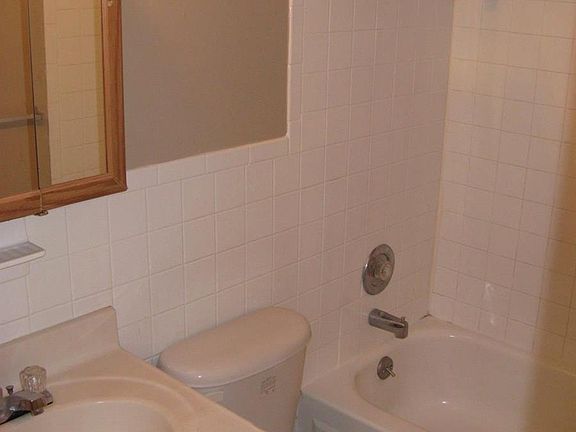 2nd image of 2107 Sidney St