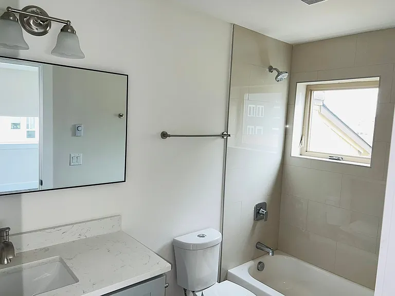South Lane Apartments — Photo 17
