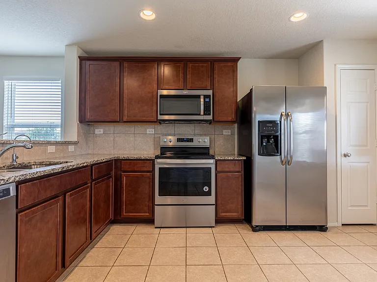 10203 Reyes Hts — Photo 10
