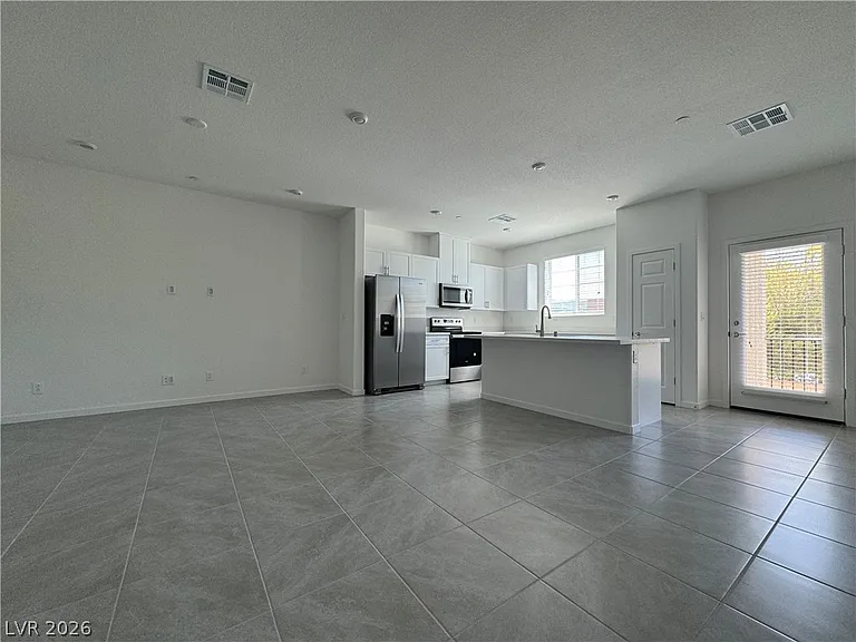 6181 Garden Crest St — Photo 14
