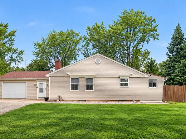 6140 Pinckney Rd, Pinckney, MI 48169